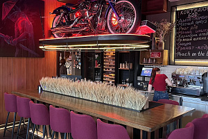 Neighbours Gastropub & Bar—